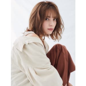 かっこよく　女性らしい　ボブミディ