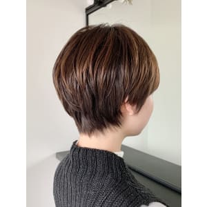 【sheta表参道】カットでつくる横顔美人小顔ショート