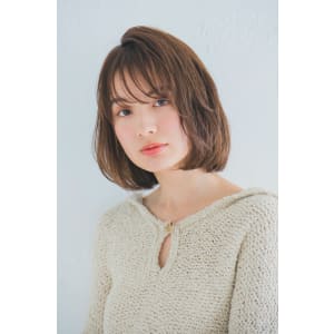 空気感漂う大人のシンプルボブ