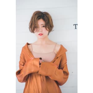 大人のウェーブでショートボブ