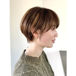 【sheta表参道】カットでつくる横顔美人小顔ショート