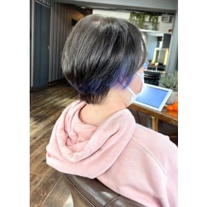 メンズ・ブルーインナーカラー・アッシュベース