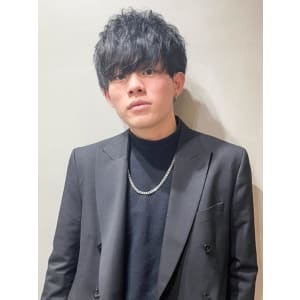 黒髪マッシュショート