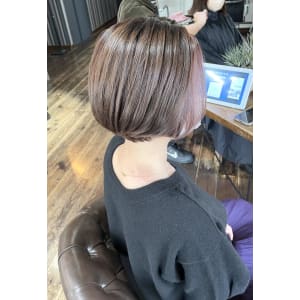 ラベンダーインナーカラー・ショートボブ