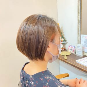 チラリが可愛いショートボブ - gift hair salon【ギフト】掲載中