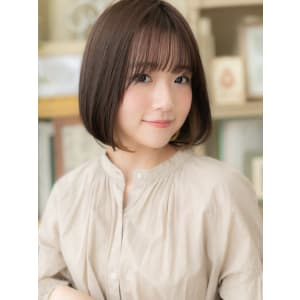 大人かわいい透けバング前下がりぱっつんボブ　シースルー前髪