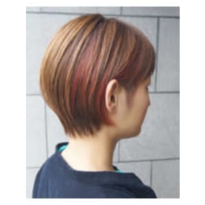 ショートボブ+インナーカラー