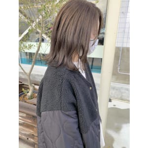 ブラウンベージュ