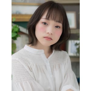 バレイヤージュくせ毛風小顔くびれボブウルフ　イヤリングカラー
