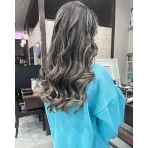 ★徐々に創っていくハイライト＆バレイヤージュ★