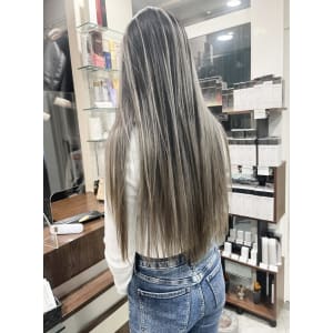 ★ロングヘアにピッタリのバレイヤージュ★