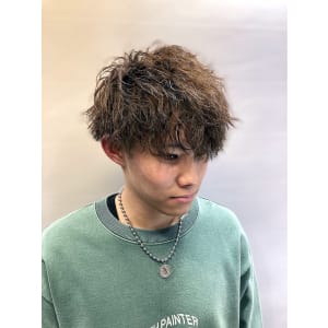 前下りツイストスパイラルパーマ（六本木）（理容室）