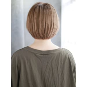ハイトーンベースのストレートボブ - hair make nalu 荻窪西口 白山神社参道通り店【ヘアメイクナルオギクボニシグチハクサンジンジャサンドウドオリ】掲載中