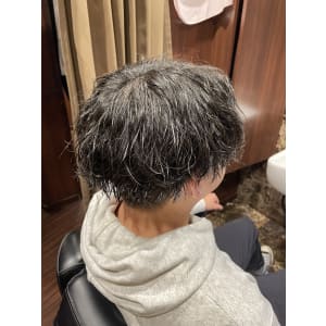 センターパートスパイラルパーマ