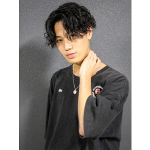センターパート×ツイストスパイラル