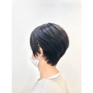 耳掛け/小顔/ショート/グラデーション/白髪染め/黒髪/40