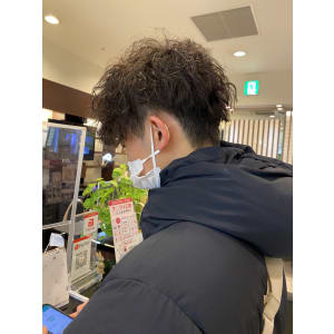 メンズヘア　ソフトツイストスパイラル　ツーブロック　
