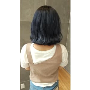 ネイビーブルーに切りっぱなし