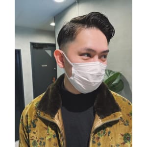 前髪パーマ　スキンフェード