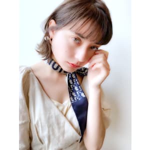  オン眉ワイドバングでオシャレレイヤーボブ
