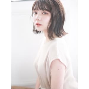 LEMO 小顔前下がりボブ　軽め切りっぱなし　外ハネ