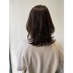 miu&岩本康太 ふわっと動くレイヤーとまろやかベージュ