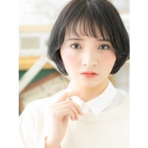 黒髪ナチュラルマッシュショート小顔ミニボブ　フェザーバング