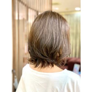 30代40代/外ハネ/くびれ/レイヤーカット/ベージュ/ - QUALIS 上福岡店【クオリスカミフクオカテン】掲載中