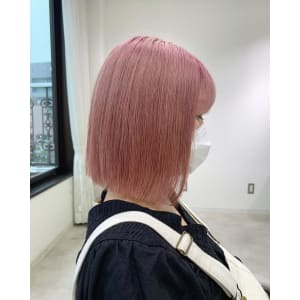 YOKE シアーピンク 切りっぱなしボブ ブリーチ