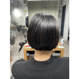 ぱつっとボブスタイル◎