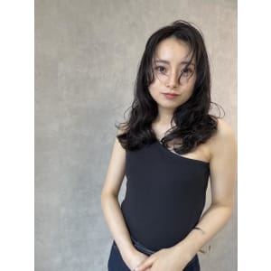 miu＆岩本康太　フェイスレイヤーで色っぽ大人ヘア