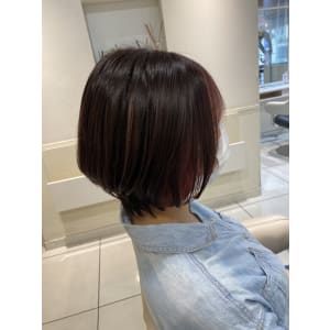 ショートヘアでもかわいいインナーピンク