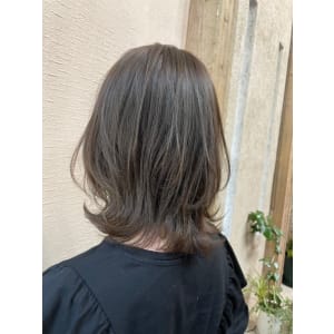 【ナチュラル】ハイライトありグレ-ジュ ミディアム - orente 表参道 by rcid【オリンテ オモテサンドウ バイ レシッド】掲載中