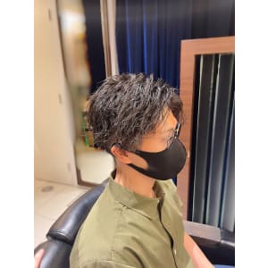 ツーブロック刈り上げ/ツイストスパイラル【銀座】<理容室>