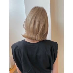 くびれヘア　ハイトーン　アースカラー