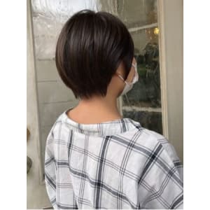 コンパクトショートヘアーオリーブカラー梅ヶ丘美容室