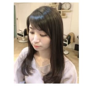 髪質改善ストレートパーマで自然なストレートで梅雨対策