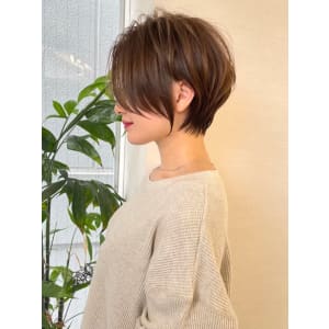 似合わせくびれショート　似合わせカット　アースカラー