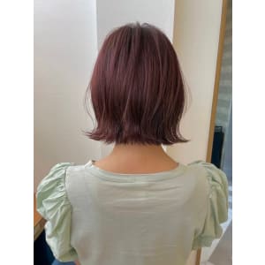 くびれヘア　切りっぱなしボブ