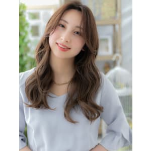 センターパートグレーベージュ小顔くびれヘア　カーキベージュ - COVER HAIR & SPA bliss【カバーヘア アンド スパ ブリス】浦和/浦和西口店【カバー ヘア アンド スパ ブリス ウラワ ウラワニシグチテン】掲載中