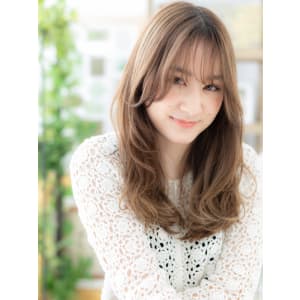 センターパートインナーカラーウェーブ巻き　ヘルシースタイル