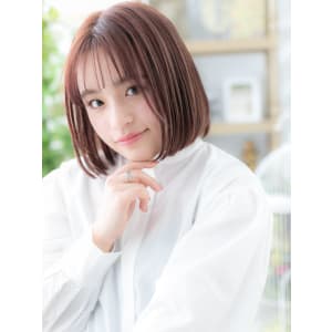 韓国風ベージュピンク小顔切りっぱなしボブ　シースルーバング