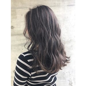 20代30代30代スパイラルパーマナチュラルアッシュベージュ