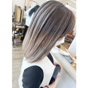 ホワイトグラデーション