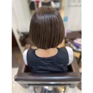 ミニボブ　美髪イルミナカラー