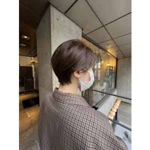 首元すっきりなショートヘア