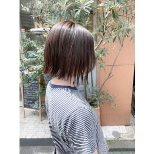 オリーブベージュ 切りっぱなしボブ【横浜】
