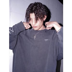 流行り黒髪モテるセンターパートツイストスパイラル