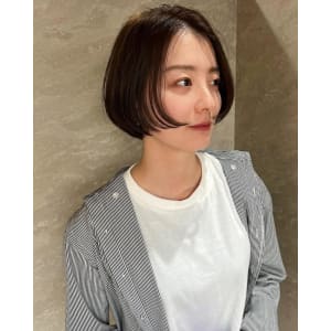 ショートボブ☆前上がりショート☆イルミナカラー