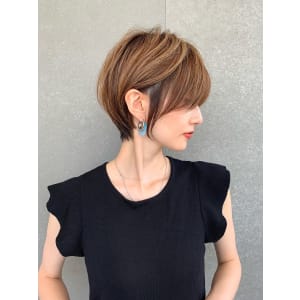 白髪ぼかしハイライト　似合わせカット　アースカラー